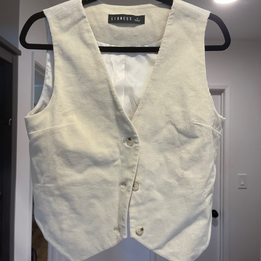 Lioness corduroy vest